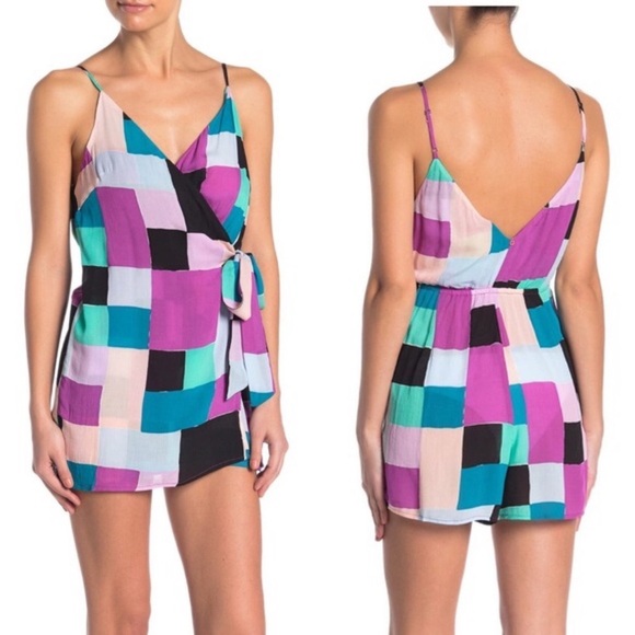 Red Carter NEW! Wrap Romper Geometric Print Small - Picture 14 of 14